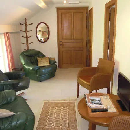 Le Marronnier Apartment *